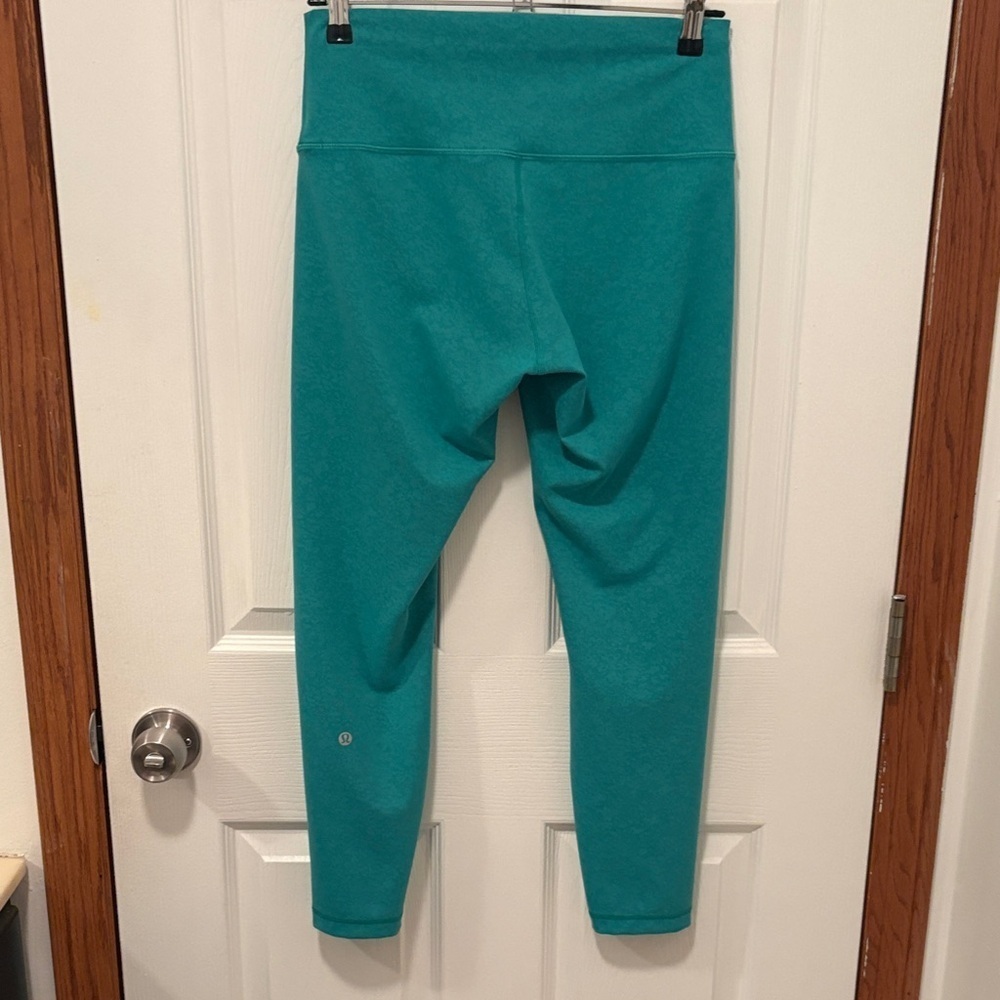 lululemon - Green Cropped Leggings - 10